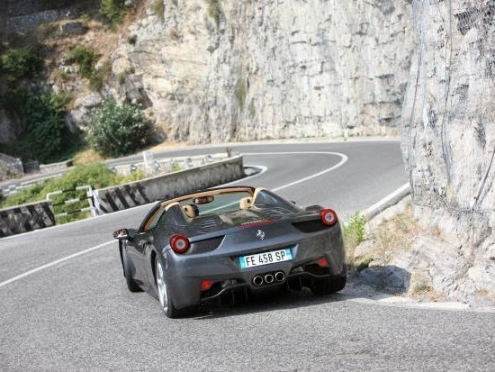 ferrari-ai-nastri-di-partenza-con-il-1gradi-tour-delle-due-costiere
